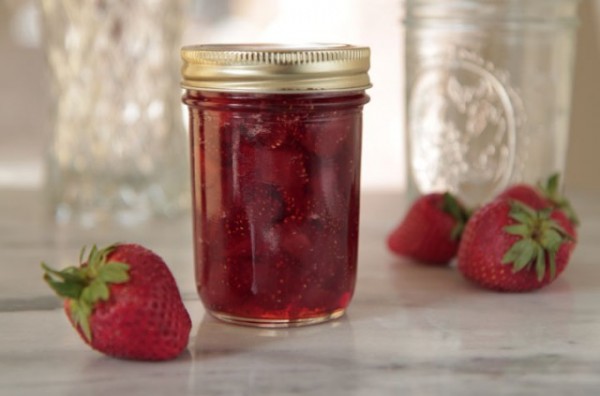 What is an easy strawberry jam recipe?