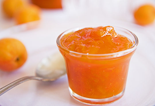 A quick and easy apricot jam - when you only want one jar