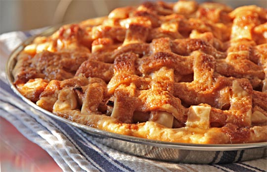 Caramel Apple Pie: Absolutely Delicious! @MJsKitchen
