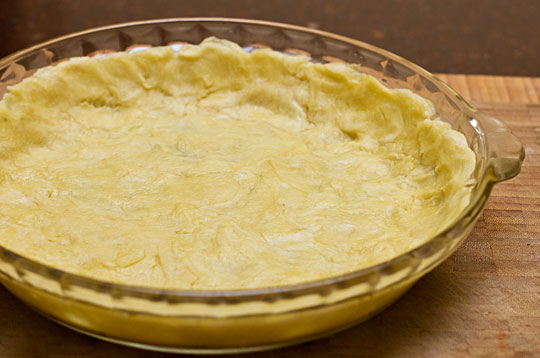 An easy and quick method for making quiche crust