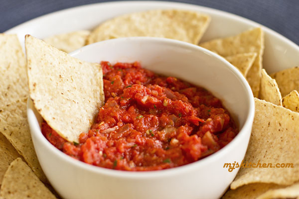 A spicy salsa made with chile de arbol peppers