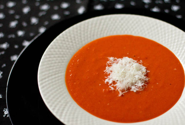 A spicy soup make with sweet peppers and spicy red chile peppers