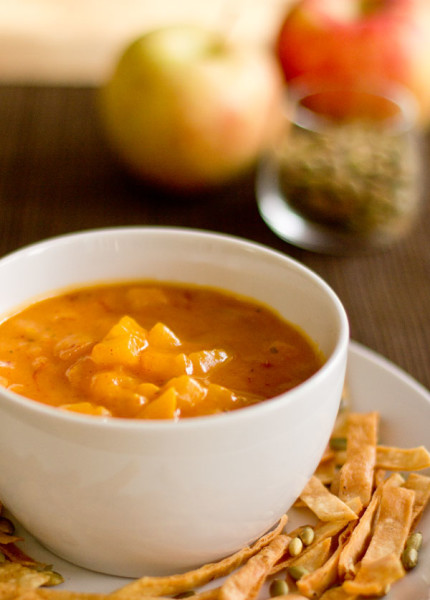 A mildly spicy butternut squash soup with apples and red chile powder