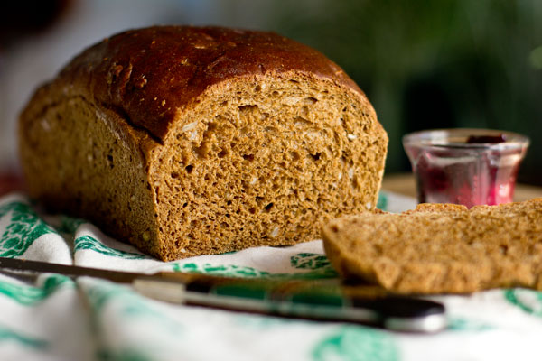Multigrain sandwich bread made with a variety of grains and sunflower seeds. A wonderful PB&J bread!