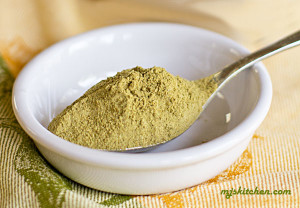 A chile powder made from dried green chiles