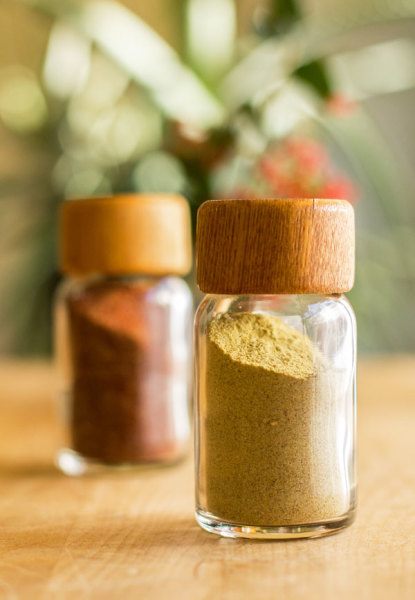 One of two chile spice blends made with New Mexico green chile powder and other spices and herbs #chile #spice @mjskitchen | mjskitchen.com