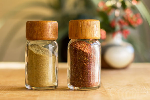 Spice blends made with New Mexico red and green chile powders | mjskitchen.com