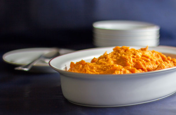 Mashed sweet potatoes with 3 ingredients in less than 20 minutes | mjskitchen.com