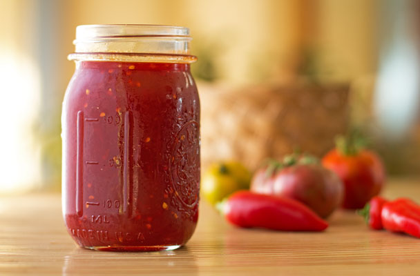 Tomato chile jam with 4 ingredients - tomato, red chile, sugar, lemon juice @mjskitchen #jam #tomato #red #chile