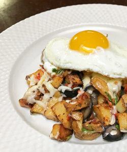 Country Fries with Roasted Green Chile, cheese and an egg #greenchile #hatch @mjskitchen