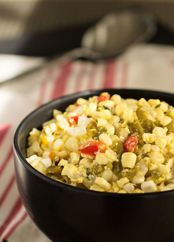 Green Chile Maque choux - A southern classic of summer corn and peppers, spiced up with roasted New Mexico green chile #greenchile #hatchchile #corn @mjskitchen
