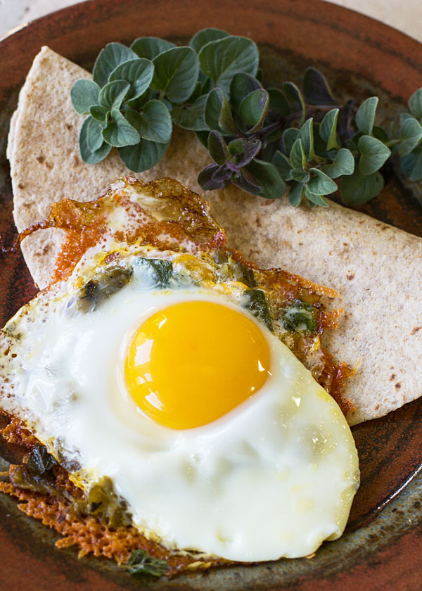 Crunchy Skillet Eggs With Herbs Recipe