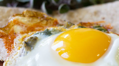 Egg over easy and sunny-side up - An How To from Mj's Kitchen