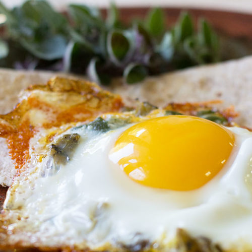 Add Herbs To Your Fried Egg Whites For An Easy Way To Brighten Up